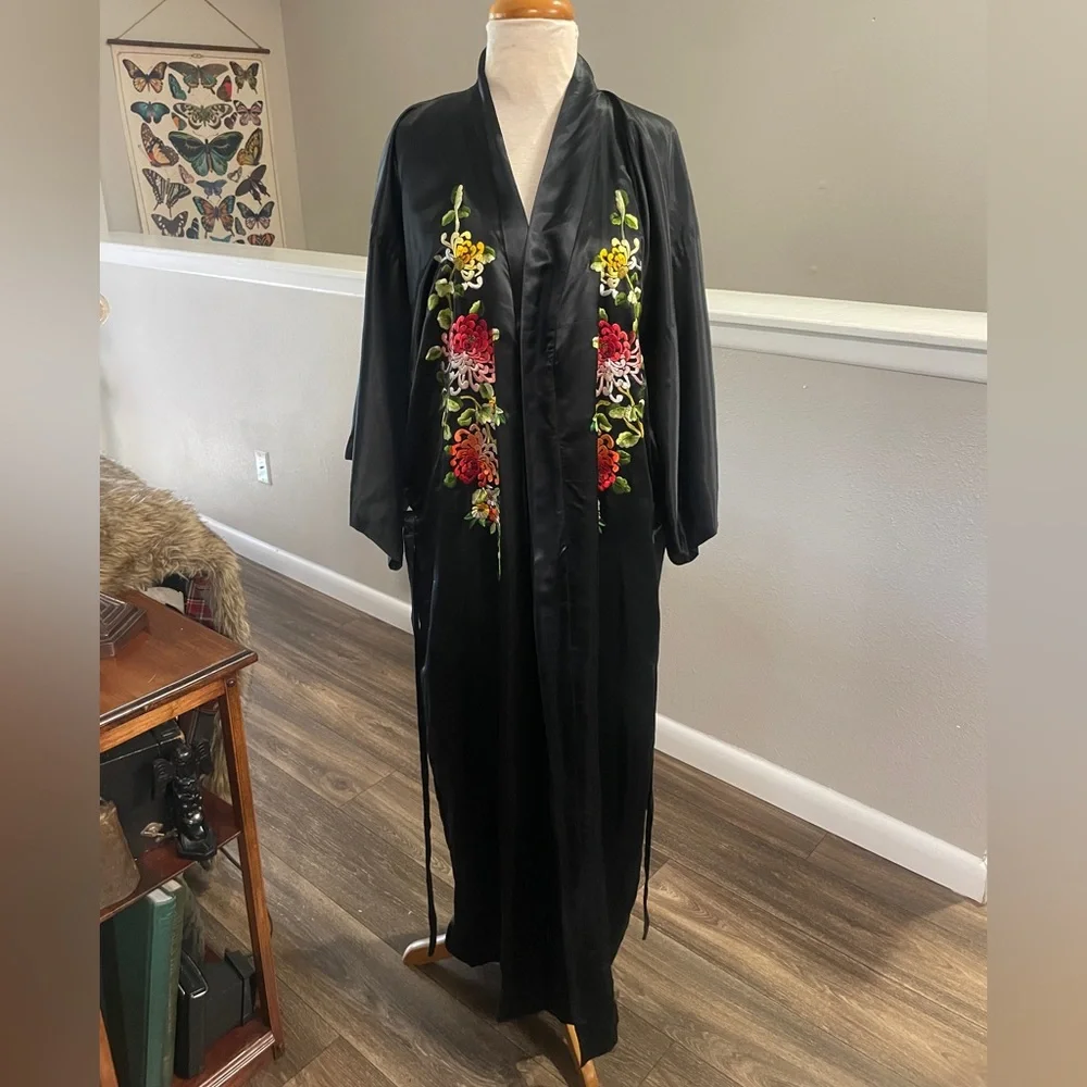 Vintage Golden Dragon Black Silk Embroidered Kimono Robe Floral Chinese - Picture 1 of 16